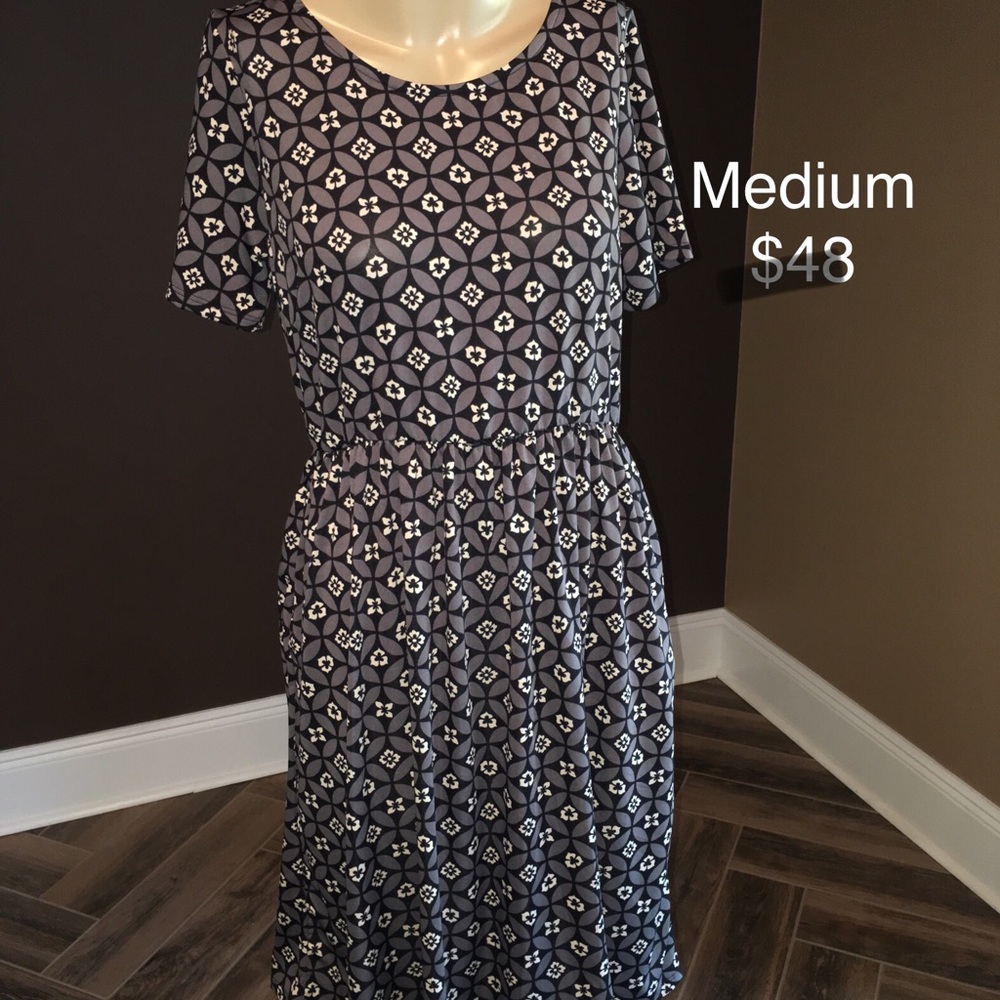 PIPHANY WINDSOR DRESS
